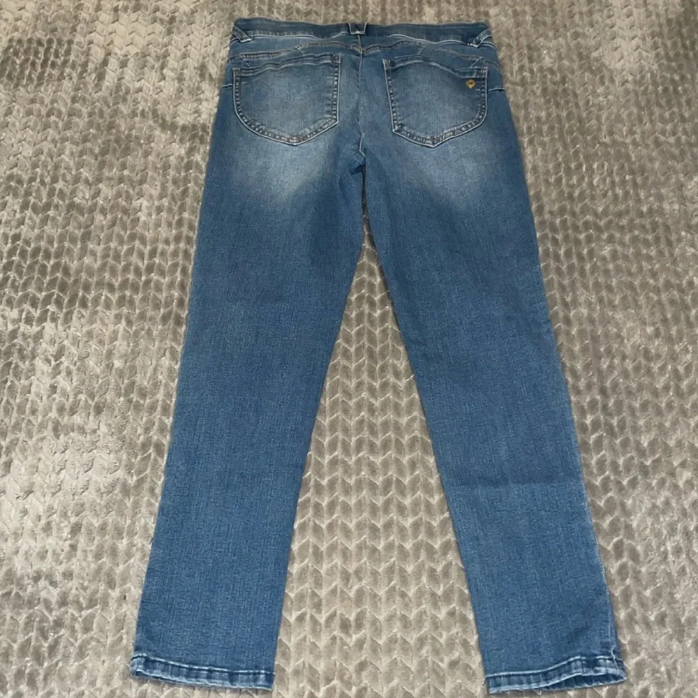 Democracy “Ab”solution Jeans.  Size 8. Light. Wash.‎  Skinny Jeans. - Picture 7 of 11